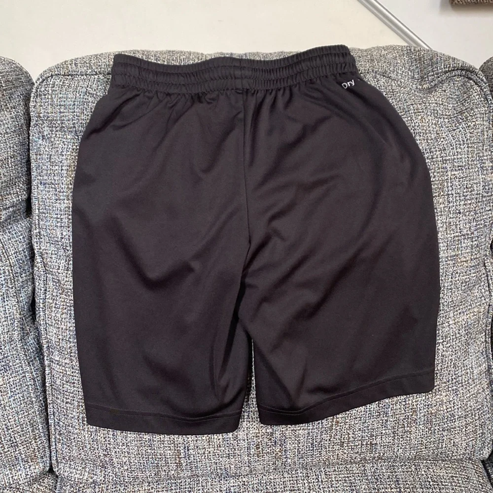 Tek Gear Pull-up Athletic Black Shorts, Unisex Size M (10/12)